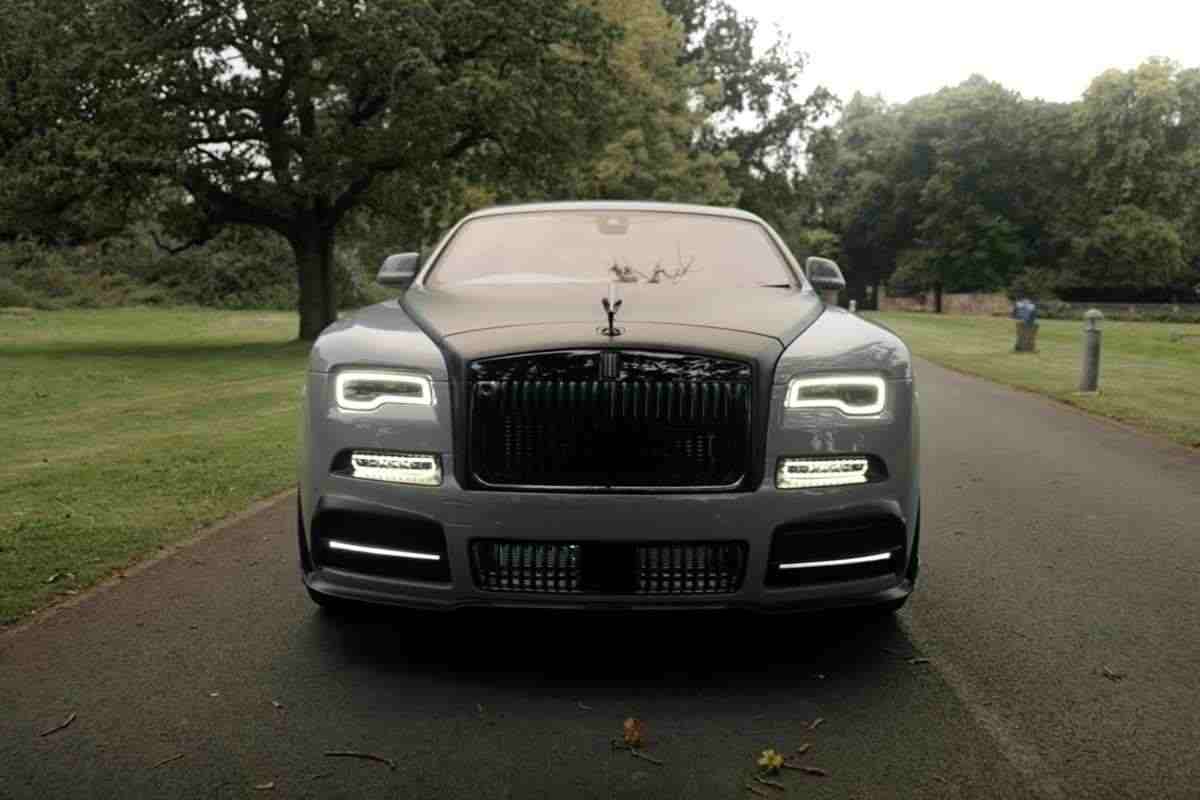 Dramma sulla Rolls Royce Wraith